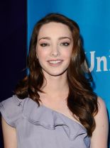 Emma Dumont