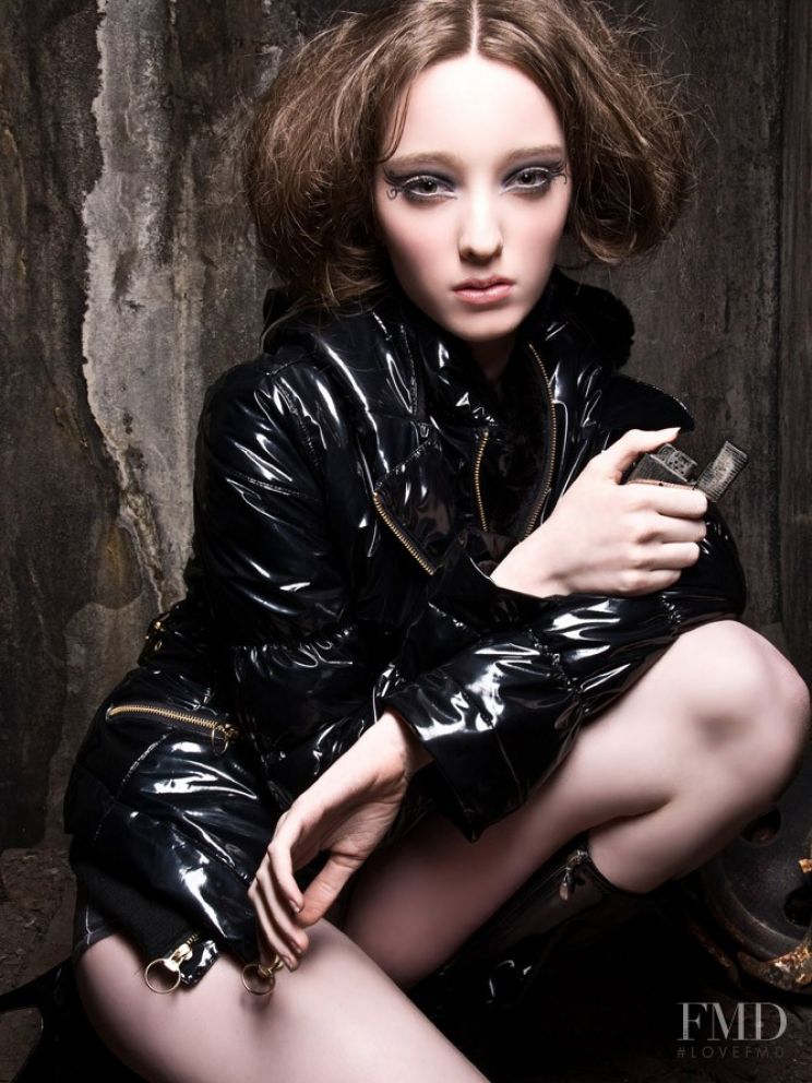 Emma Dumont