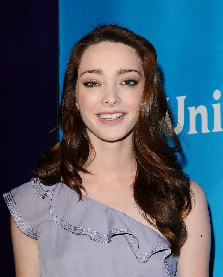 Emma Dumont