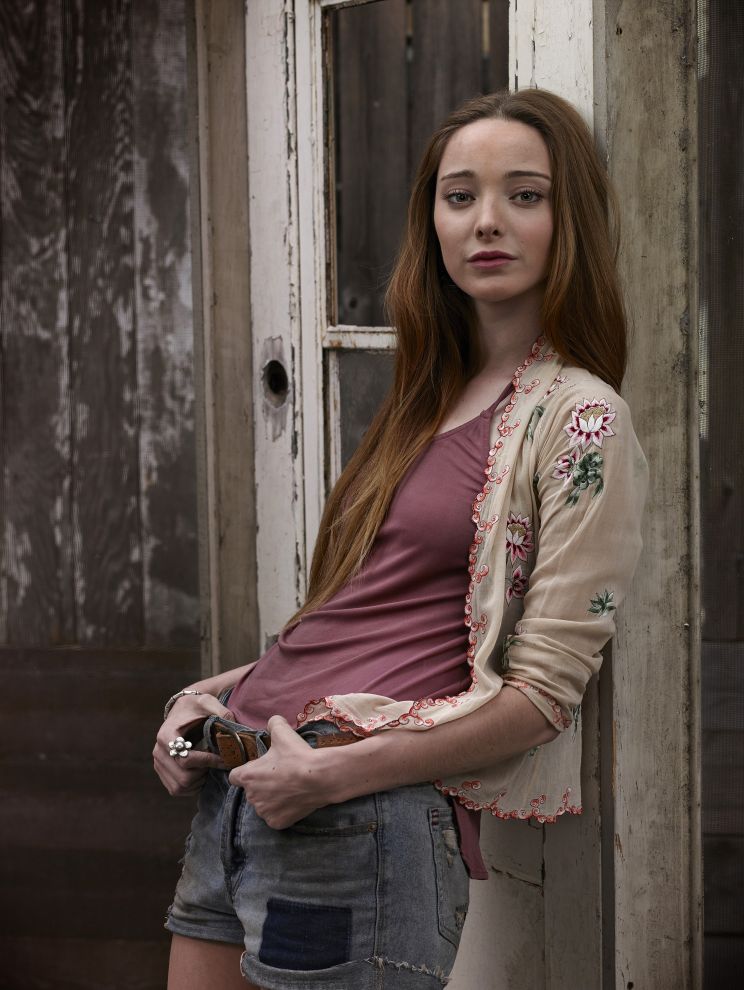 Emma Dumont