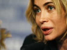 Emmanuelle Béart photo