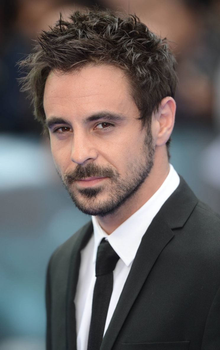 Emun Elliott's Biography Wall Of Celebrities