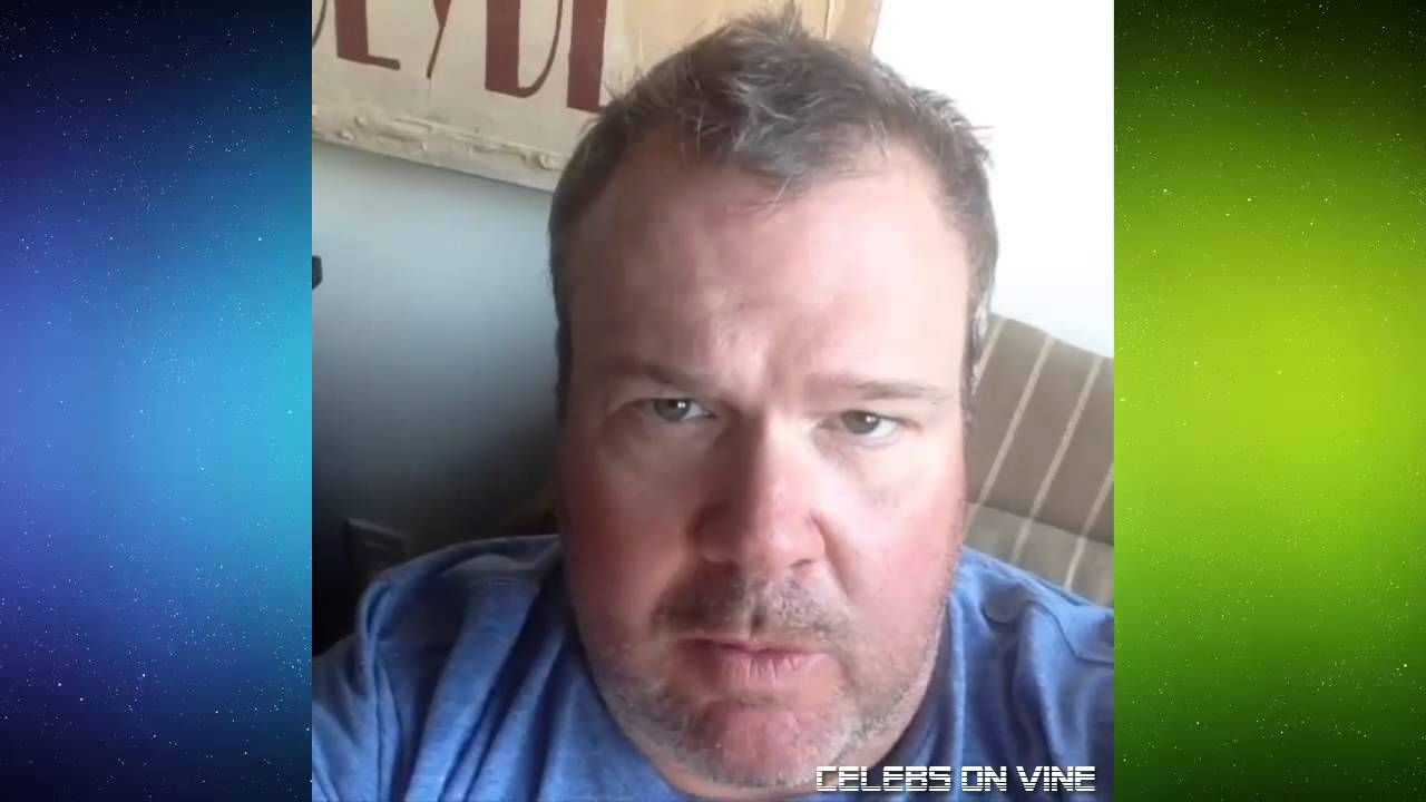 Eric Stonestreet. 