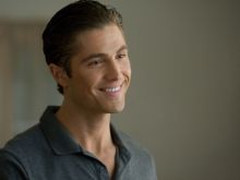 Eric Winter photo
