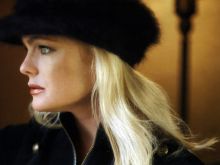 Erika Eleniak