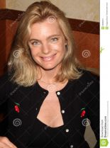 Erika Eleniak