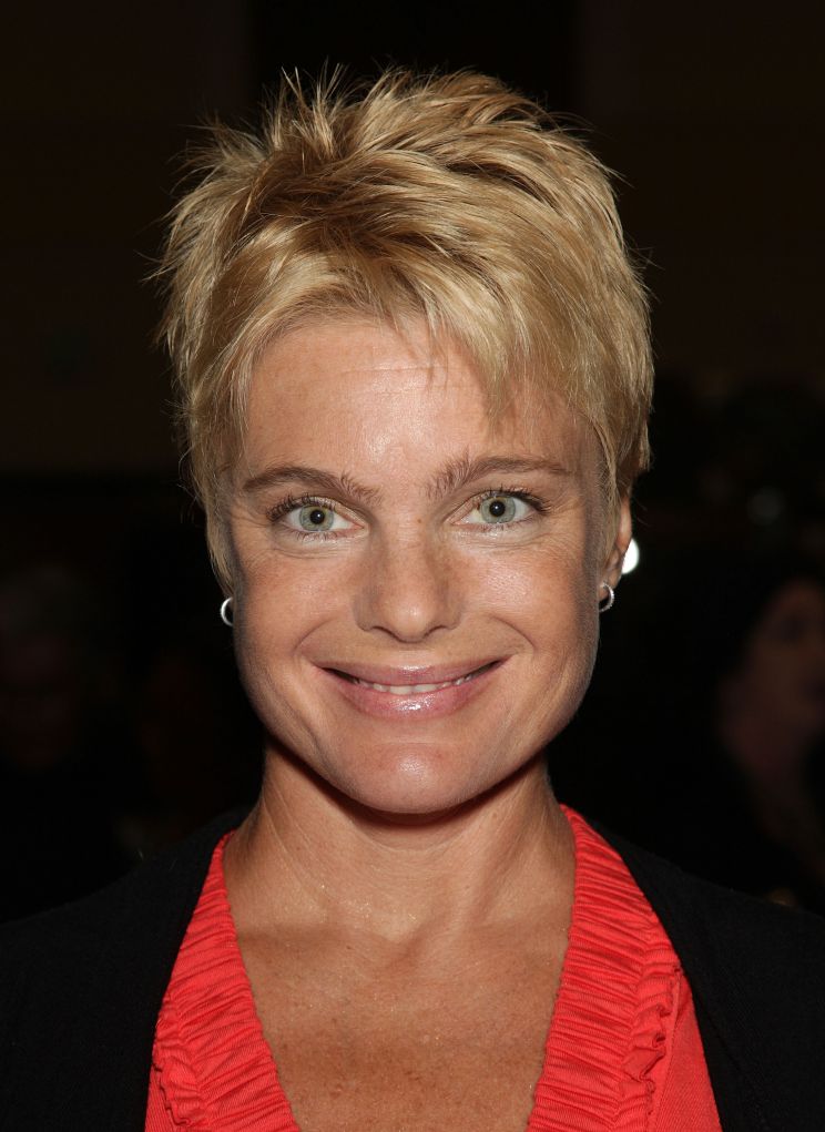 Erika Eleniak