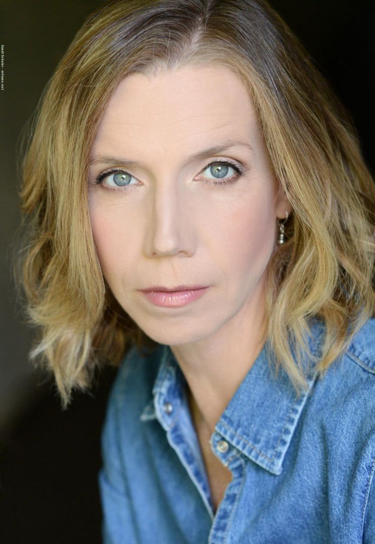 Erin Áine Smith
