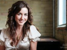 Erin Karpluk