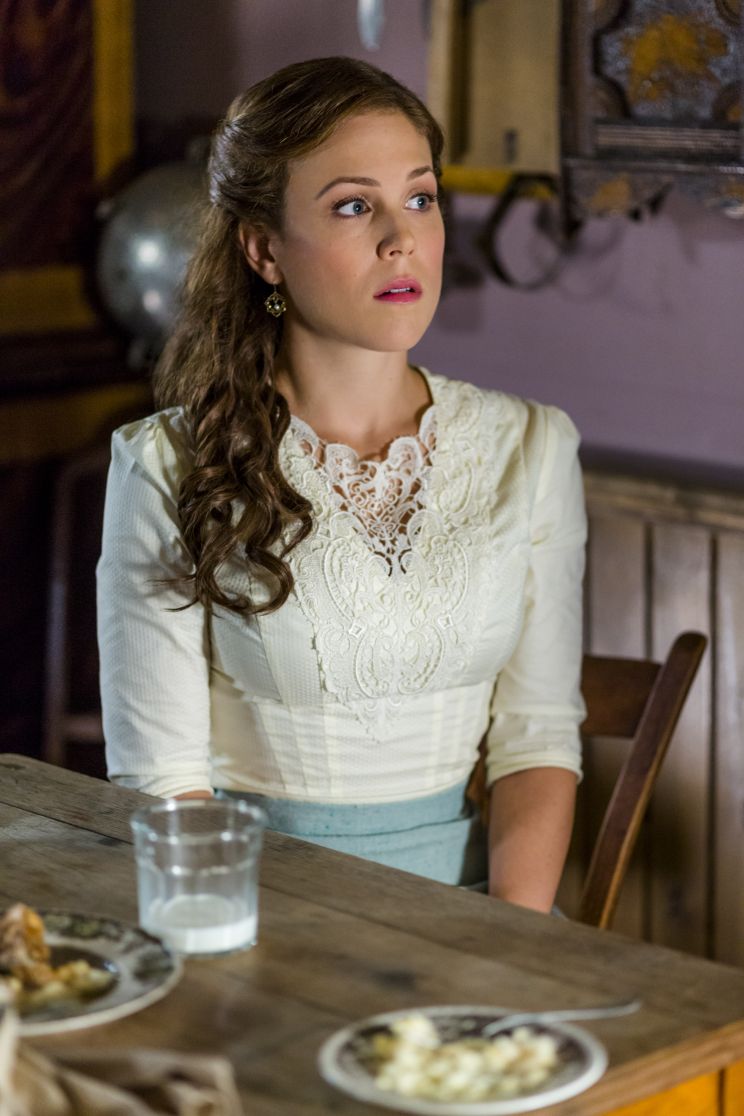 Erin Krakow
