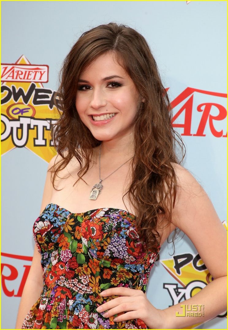 Erin Sanders