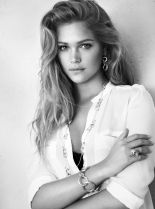 Esti Ginzburg photo