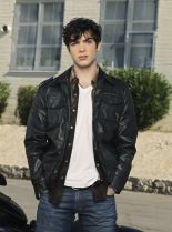 Ethan Peck #231042 picture (Portrait Medium)