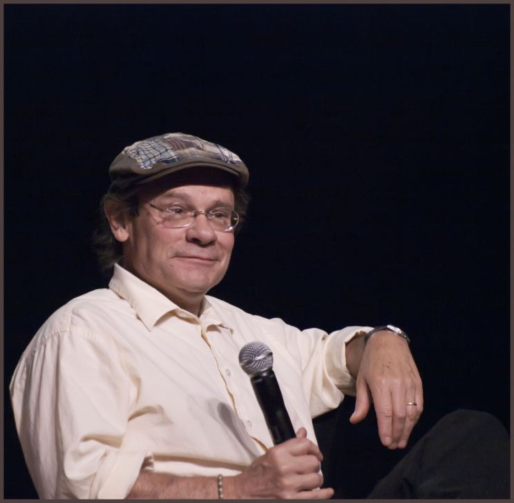 Ethan Phillips