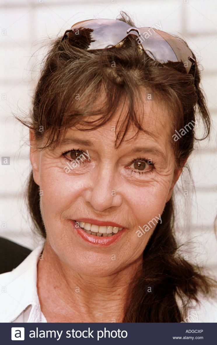 Eva Renzi