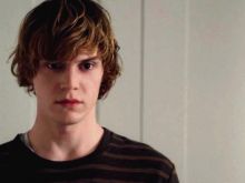 Evan Peters