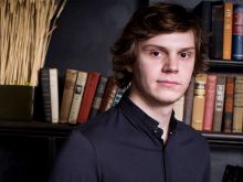 Evan Peters