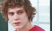 Evan Peters