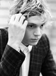 Evan Peters