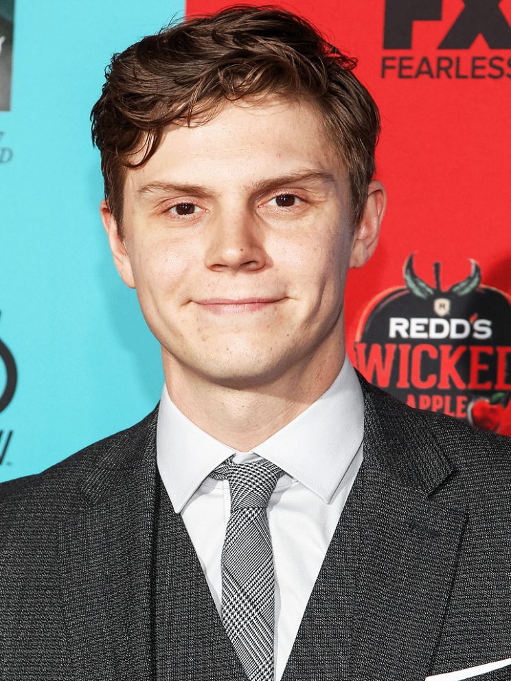 Evan Peters