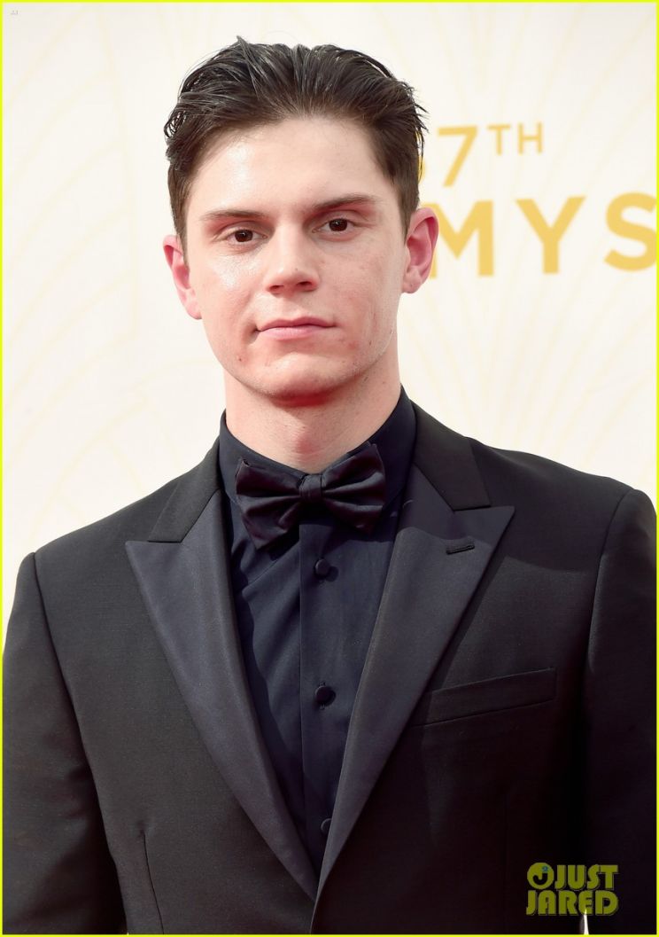 Evan Peters