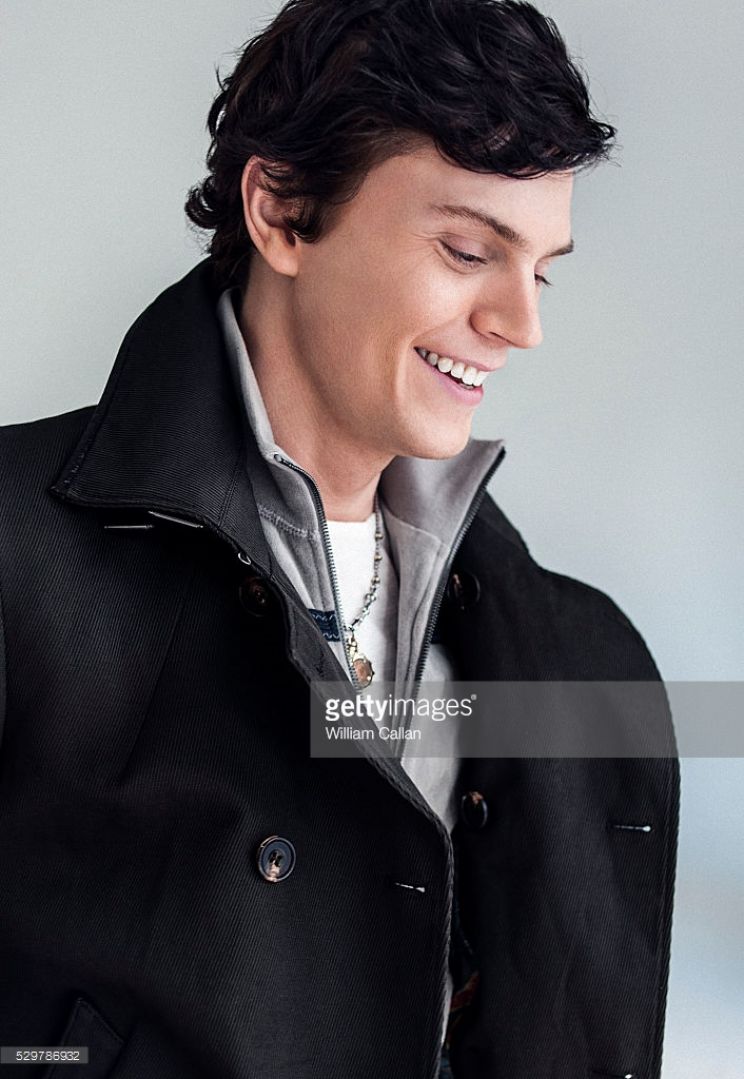 Evan Peters