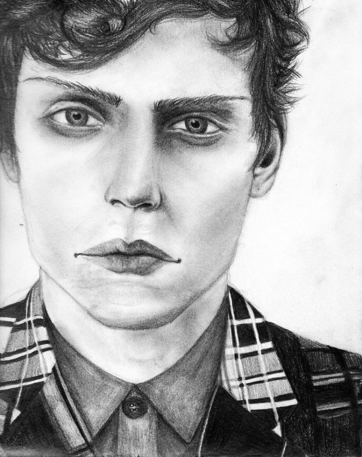 Evan Peters