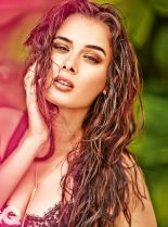 Evelyn Sharma