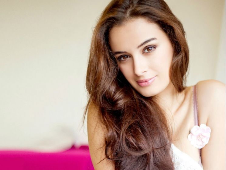Evelyn Sharma