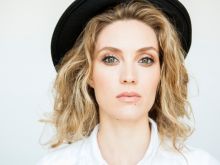 Evelyne Brochu