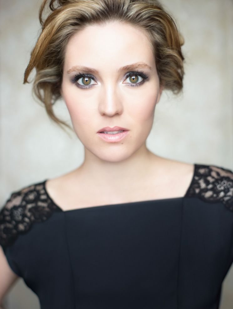 Evelyne Brochu