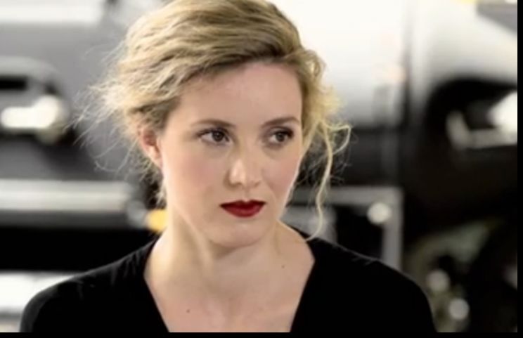 Evelyne Brochu