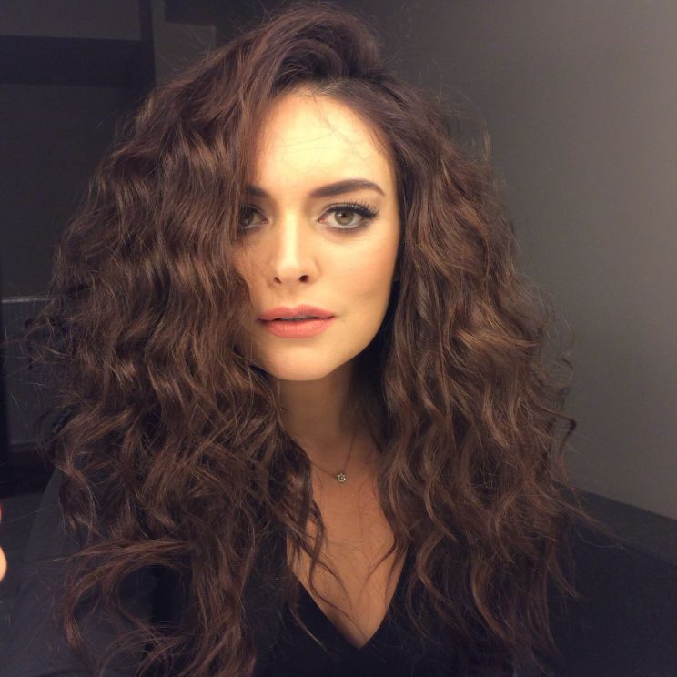 Ezgi Mola