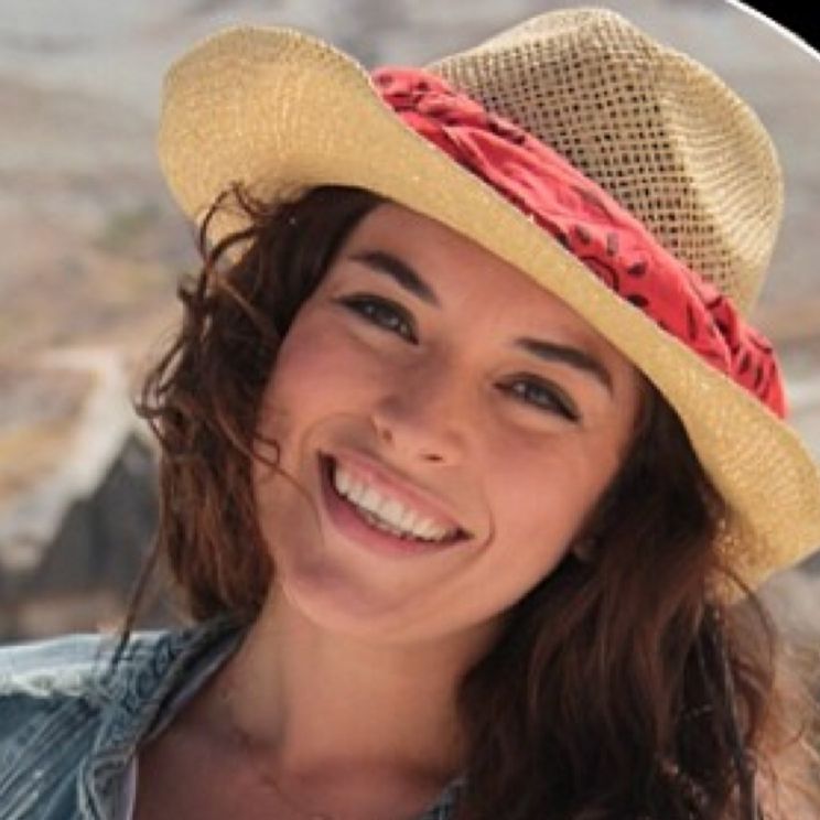 Ezgi Mola