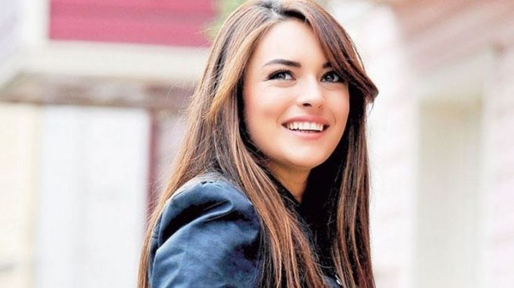 Ezgi Mola
