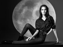 Fahriye Evcen #993109 picture (Landscape Medium)