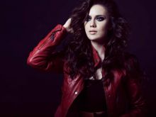 Fahriye Evcen #993124 picture (Landscape Medium)