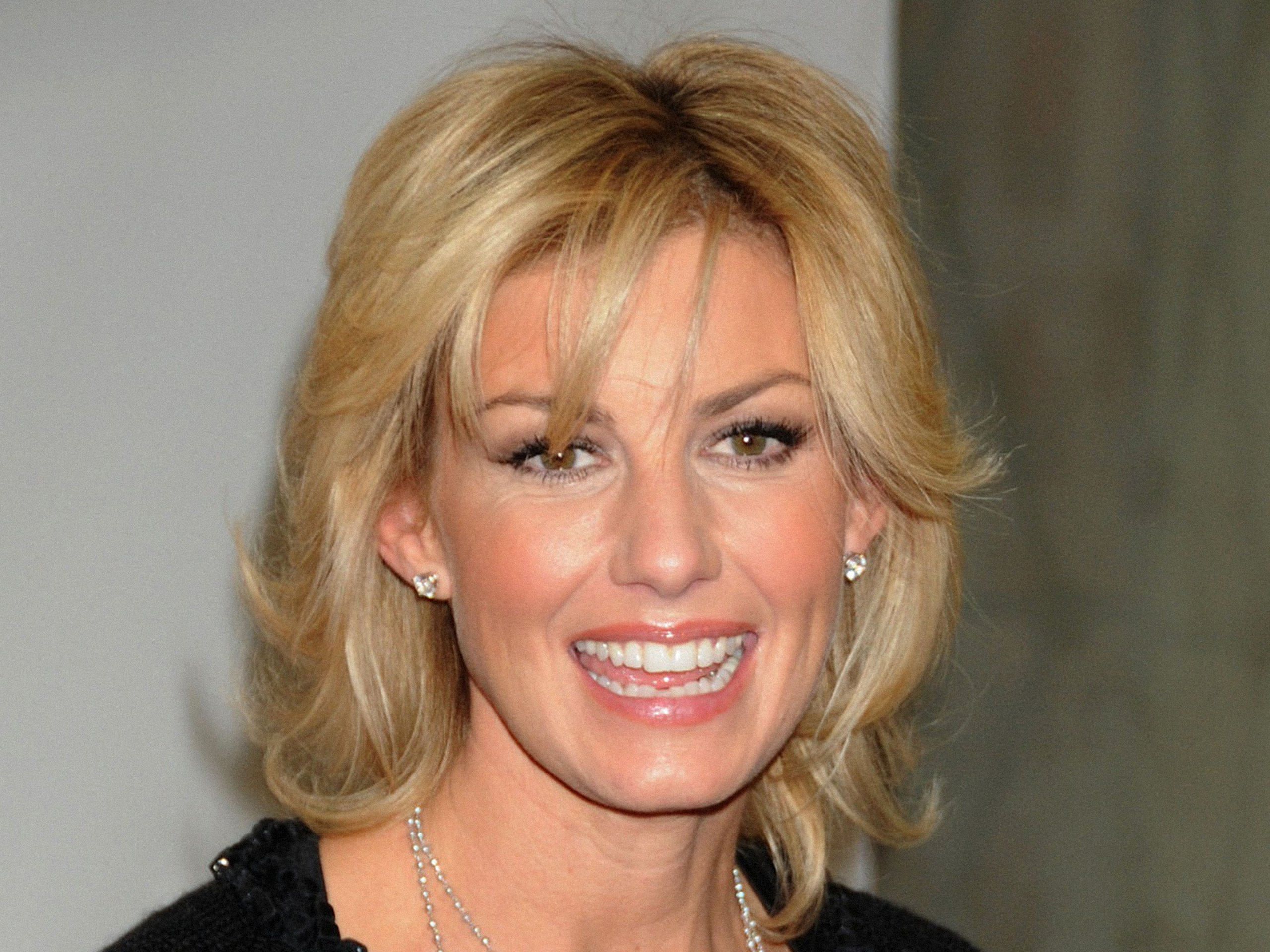 Pictures of Faith Hill