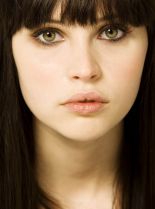 Felicity Jones #826 picture (Portrait Medium)
