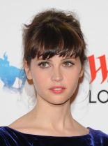 Felicity Jones #830 picture (Portrait Medium)