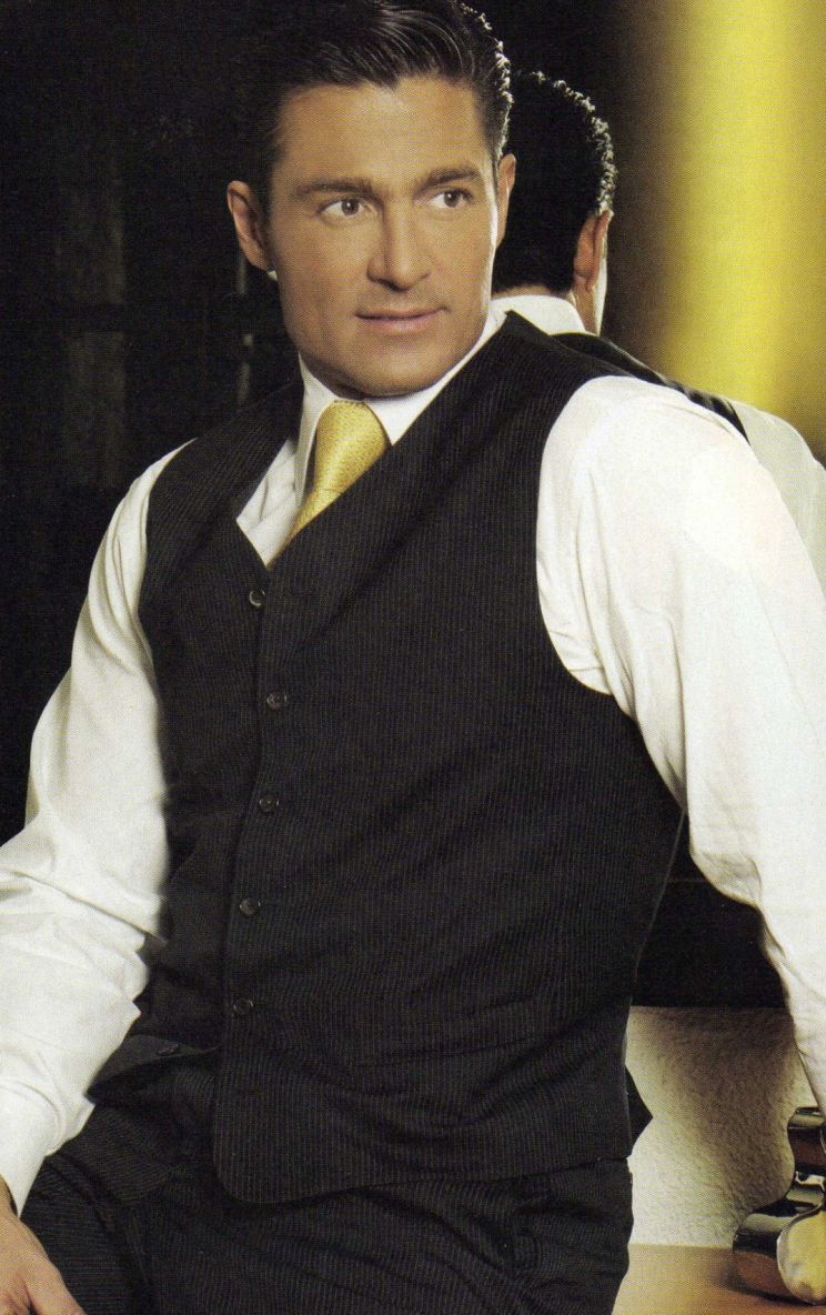 Fernando Colunga