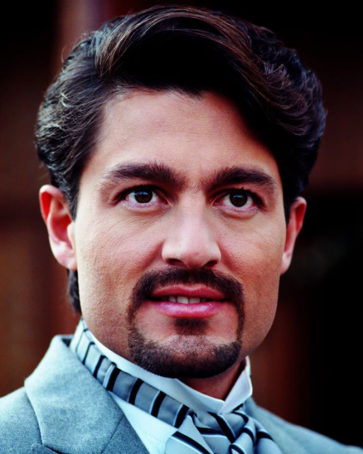 Fernando Colunga