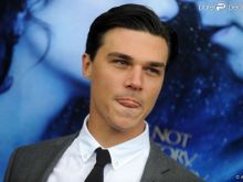 Finn Wittrock photo