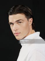 Finn Wittrock #82876 picture (Portrait Medium)