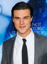 Finn Wittrock #82879 picture (Portrait Medium)