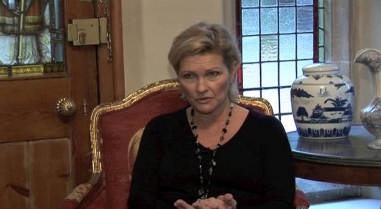 Fiona Fullerton