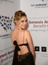 Fiona Gubelmann #606079 picture (Portrait Medium)