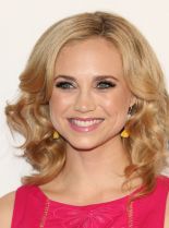 Fiona Gubelmann #606080 picture (Portrait Medium)