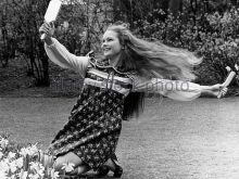 Fiona Lewis