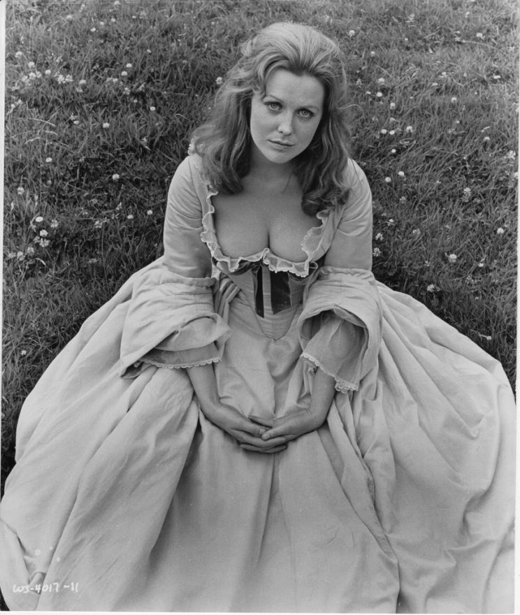 Fiona Lewis